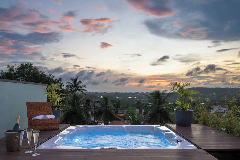Grand Mercure Goa Candolim - Property suite and interior view