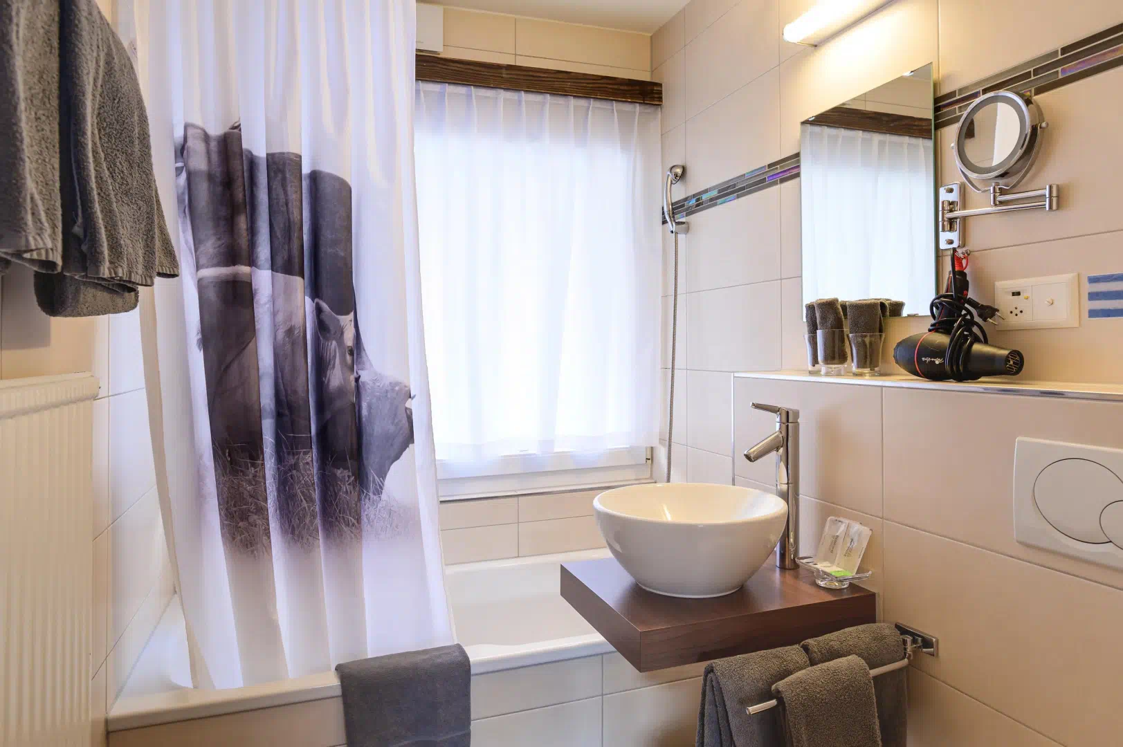 Jungfrau Lodge Swiss Mountain Hotel in Grindelwald - Property photo 15