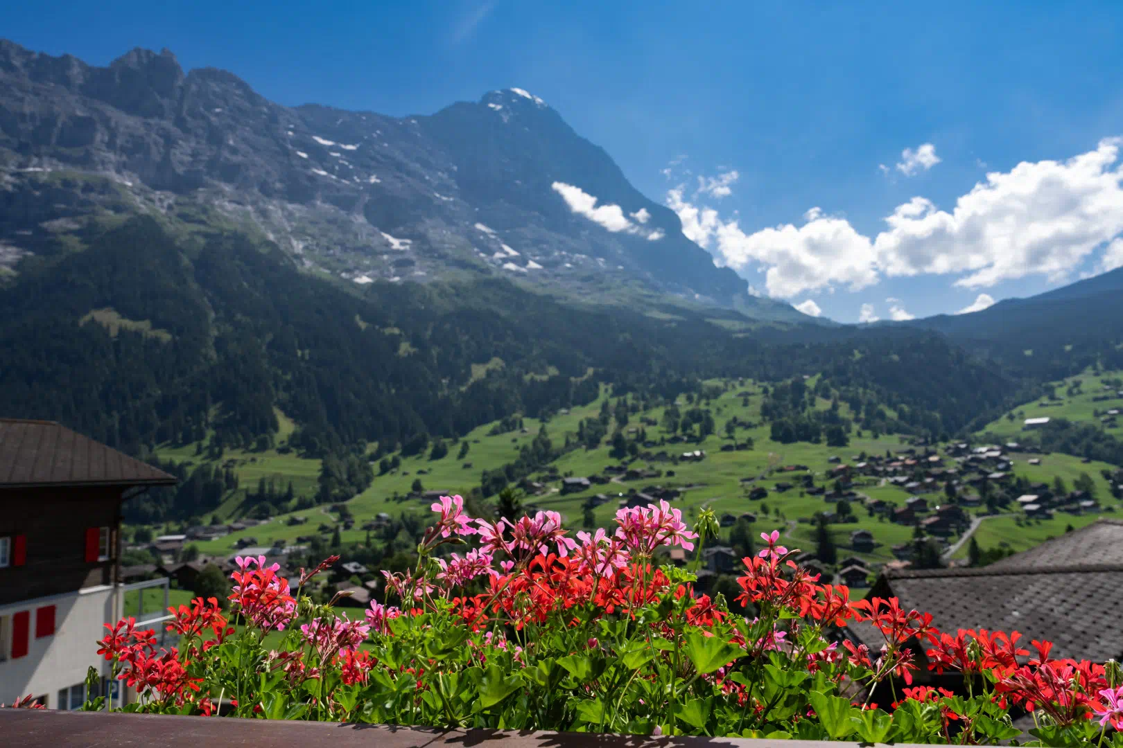 Jungfrau Lodge Swiss Mountain Hotel in Grindelwald - Guest room and accommodations