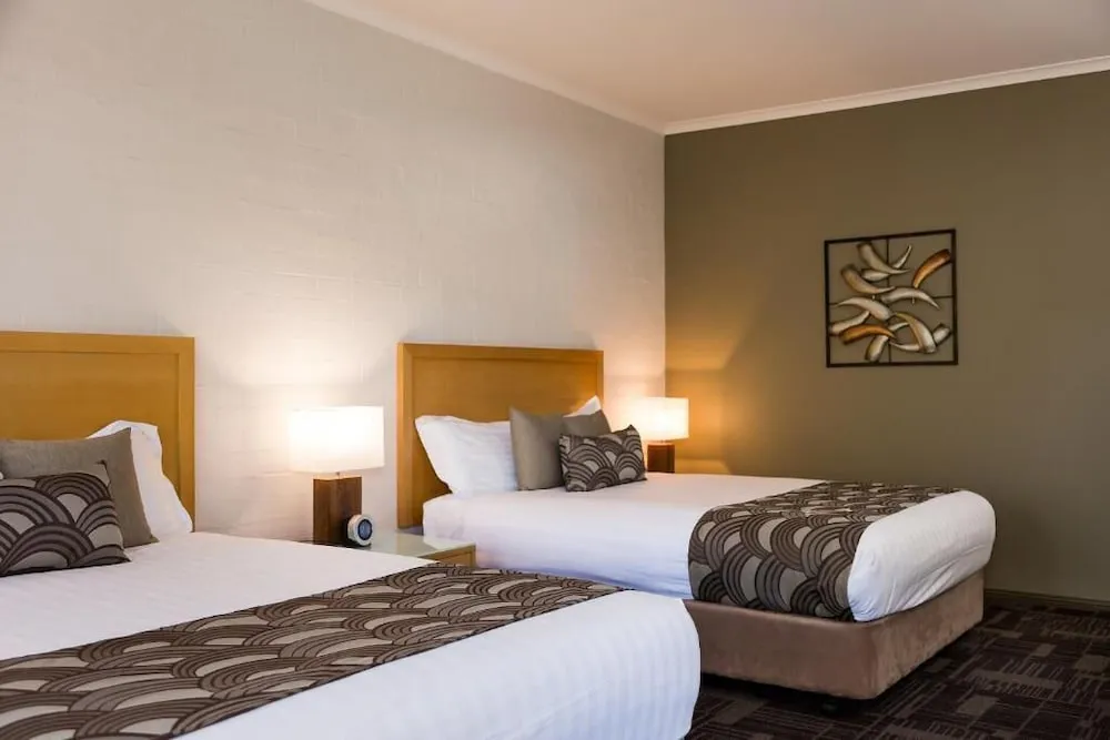 Blazing Stump Motel %26 Suites - Property photo 18