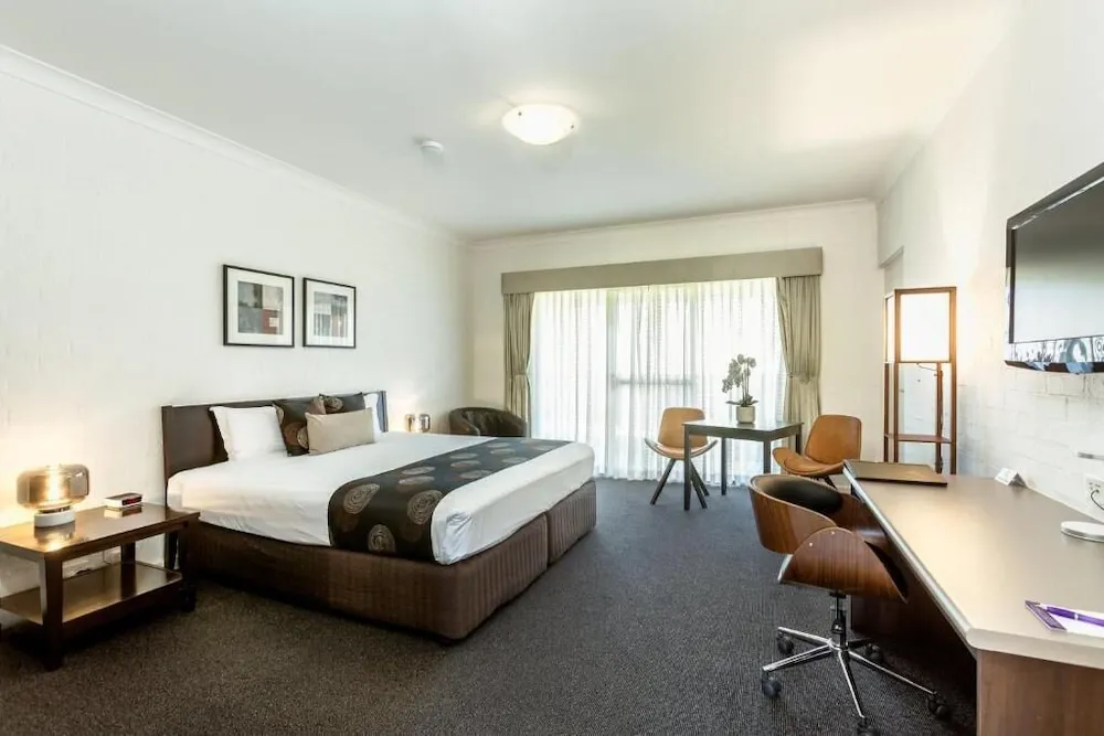 Blazing Stump Motel %26 Suites - Property photo 6