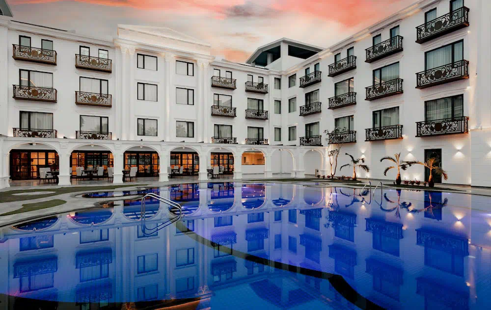 Ramada By Wyndham Goa Vagator - Property suite and interior view