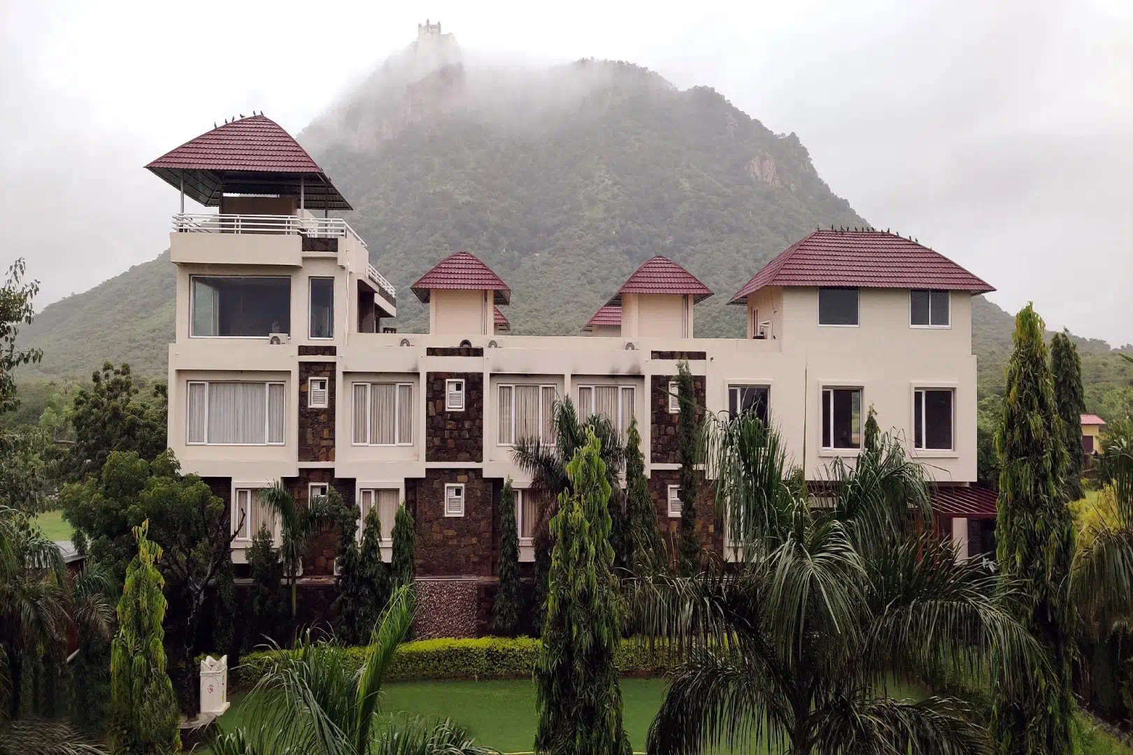 Hotel Devi Palace