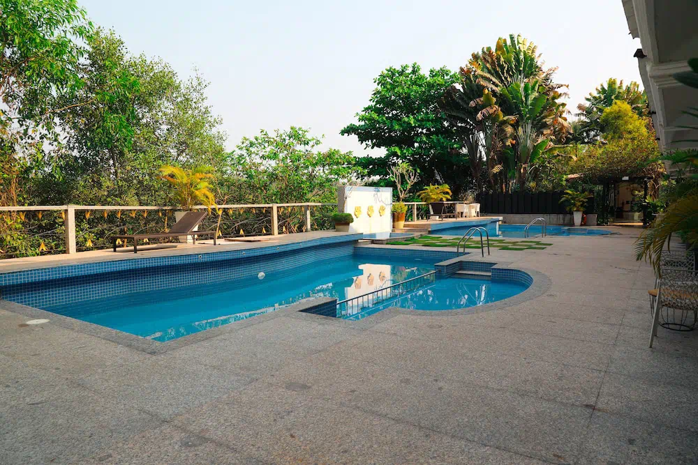 White Pearl Suites By Rosetum - Guest room and accommodations