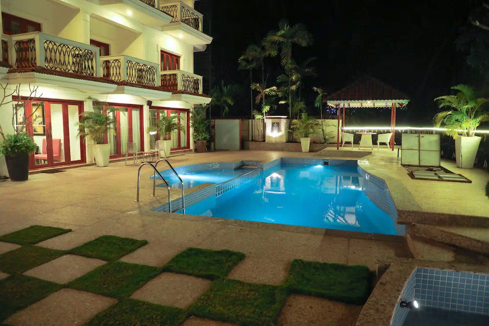 White Pearl Suites By Rosetum - Property suite and interior view