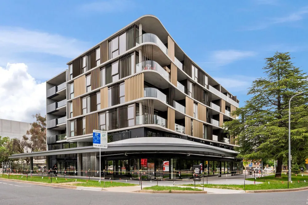 Chic And Elegant 1 Bed In Unbeatable Location - Exterior facade and main entrance