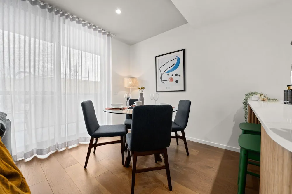 Chic And Elegant 1 Bed In Unbeatable Location - Property photo 17