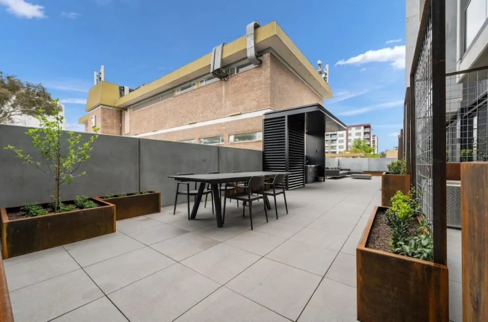 Chic And Elegant 1 Bed In Unbeatable Location - Property photo 20