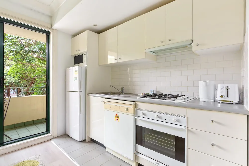 Serene Studio With Balcony In Prime Location - Property photo 6