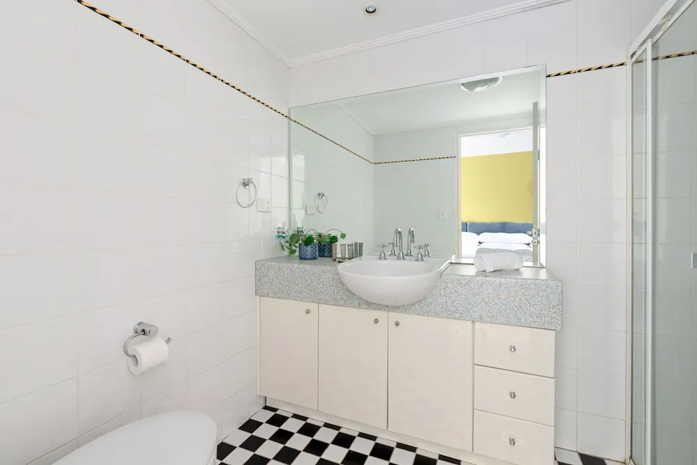 Serene Studio With Balcony In Prime Location - Property photo 7