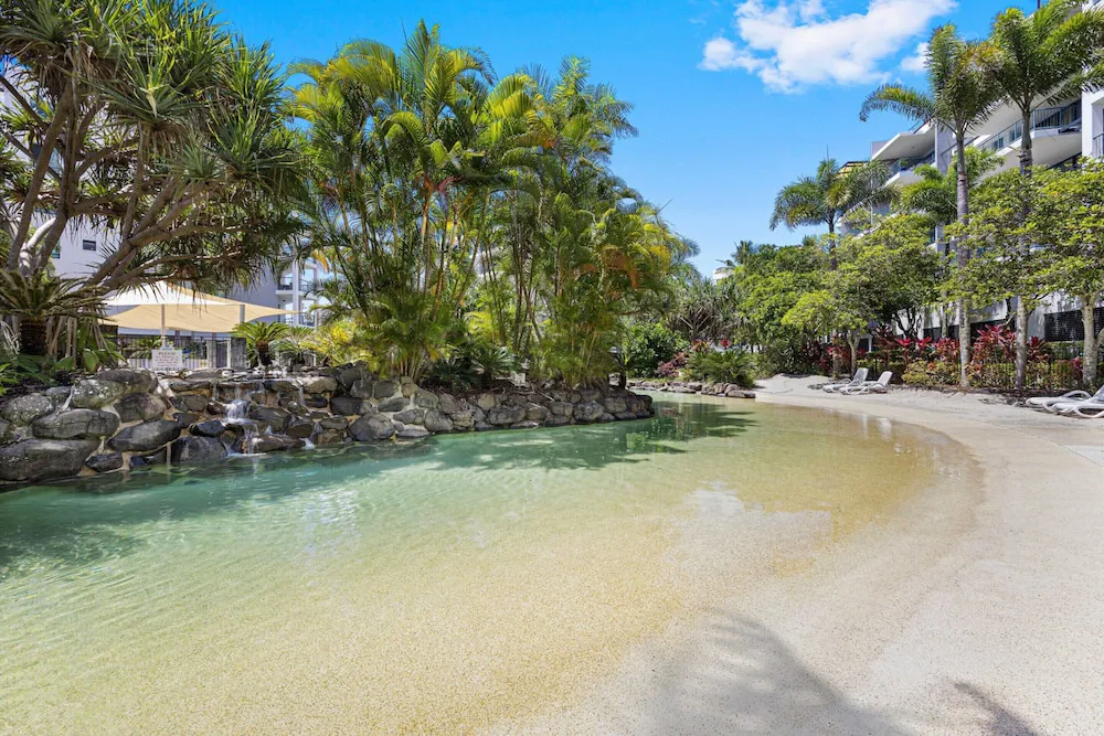 Beachside 2 Bed With Pools Gym Bbq And Parking - Guest room and accommodations