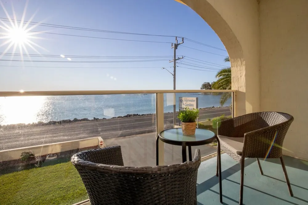 Seafront Getaway Studio Great Location With Pool - Property photo 13