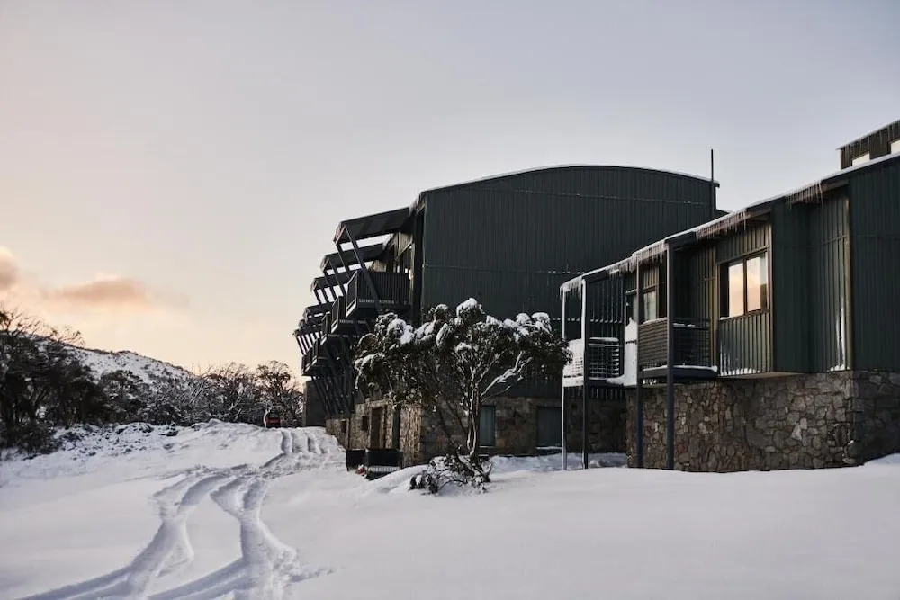 The Stables Resort Perisher Open All Year - Exterior facade and main entrance