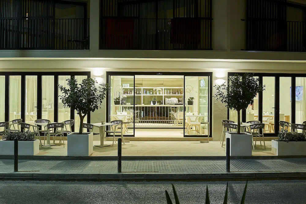 Eurostars Ibiza in Ibiza Town - Property suite and interior view