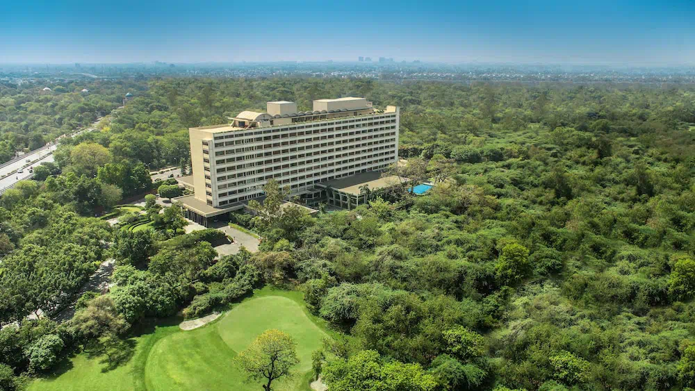 The Oberoi New Delhi - Exterior facade and main entrance