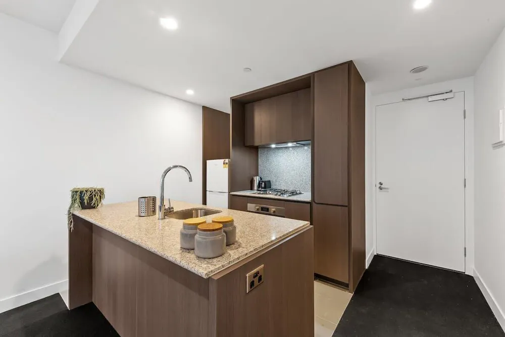 A Cozy Apt Only A 5 Min Walk To Victoria Market - Property photo 10