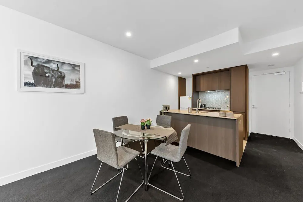 A Cozy Apt Only A 5 Min Walk To Victoria Market - Property photo 11