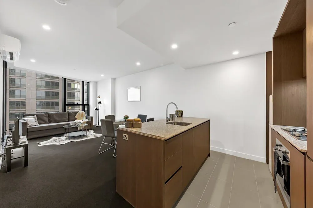 A Cozy Apt Only A 5 Min Walk To Victoria Market - Property photo 14
