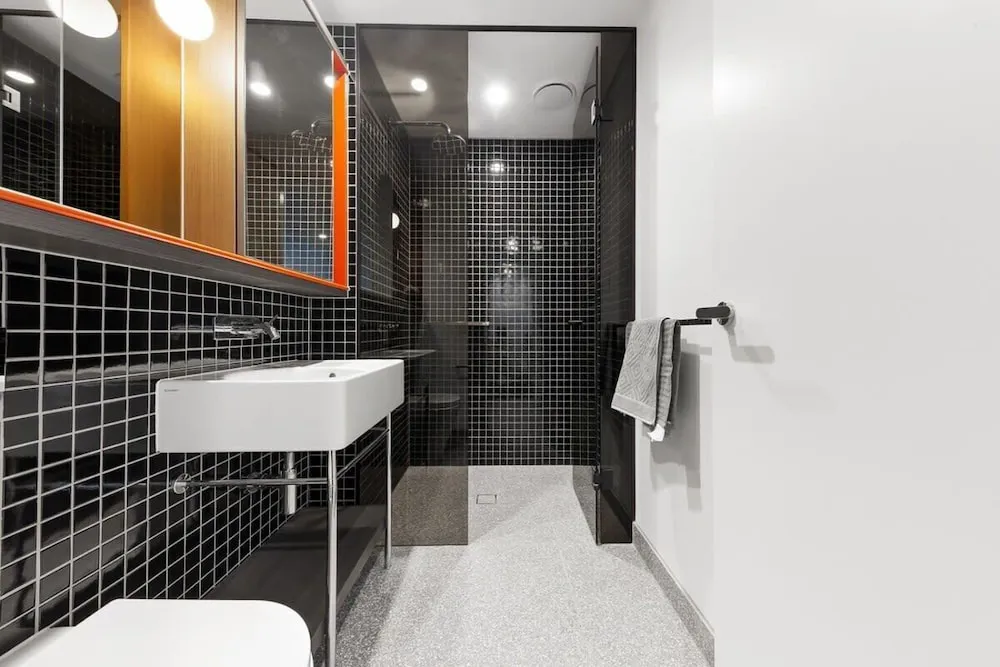 A Cozy Apt Only A 5 Min Walk To Victoria Market - Property photo 7