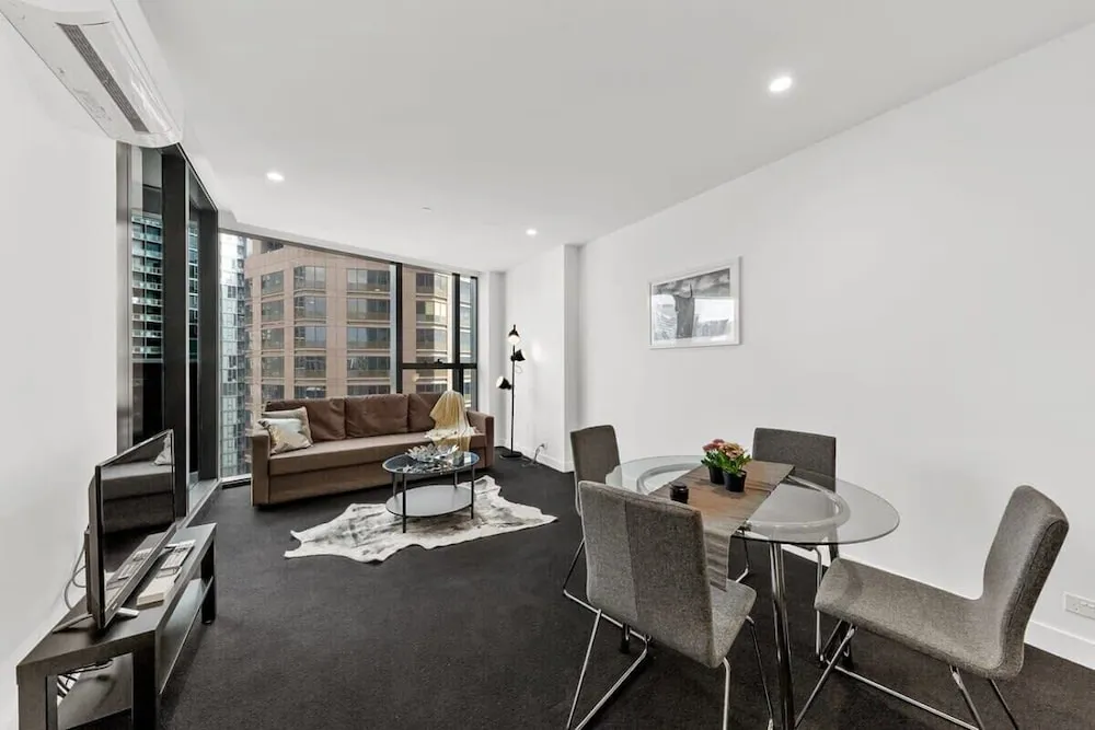A Cozy Apt Only A 5 Min Walk To Victoria Market - Property photo 8