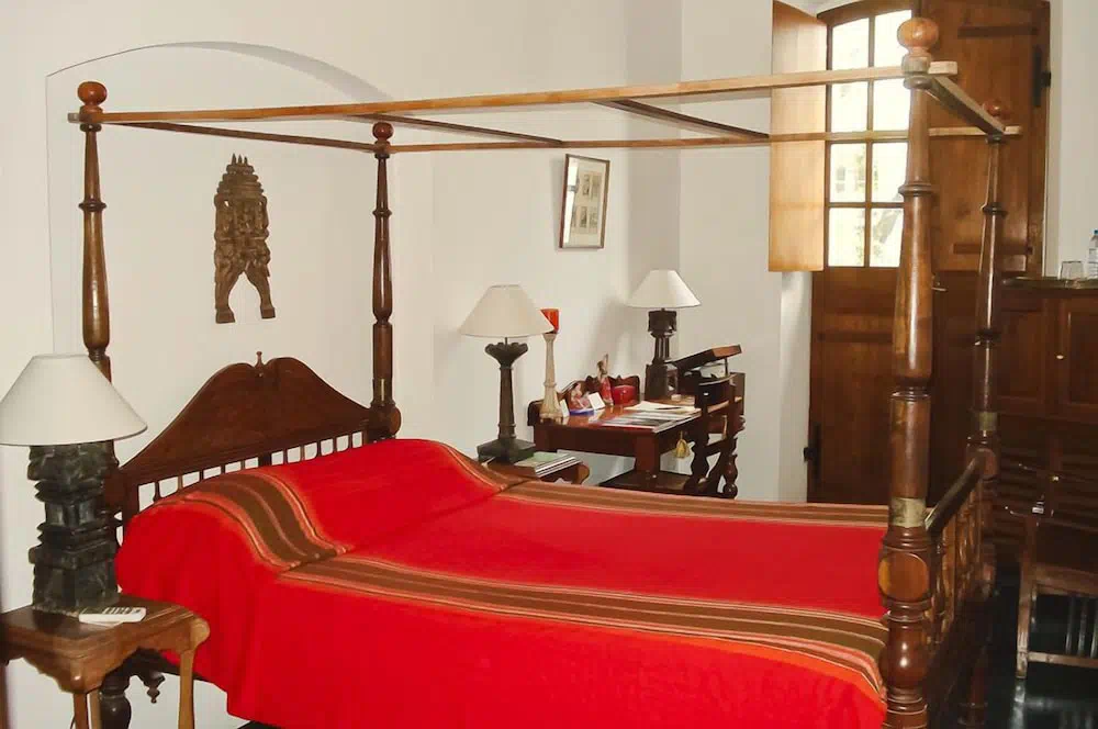 Hotel De Lorient Pondicherry - Dining area and restaurant