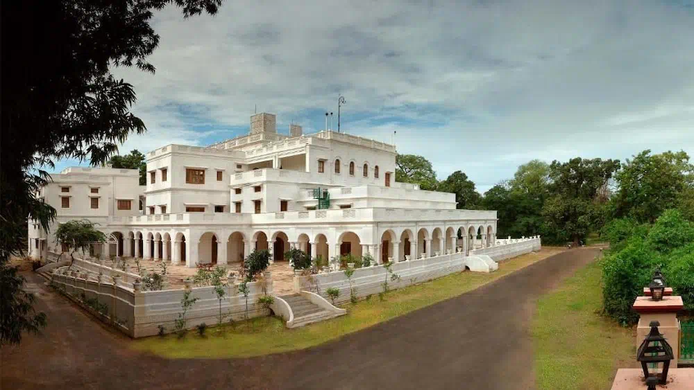Neemranas Baradari Palace - Dining area and restaurant