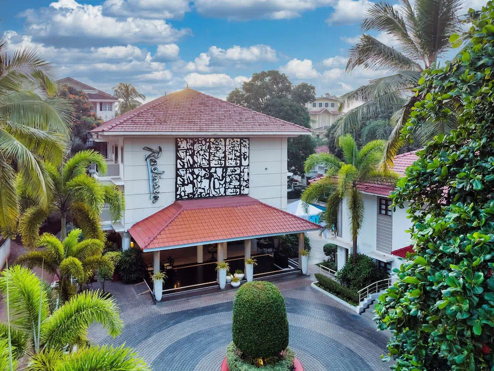 Radisson Goa Candolim - Dining area and restaurant