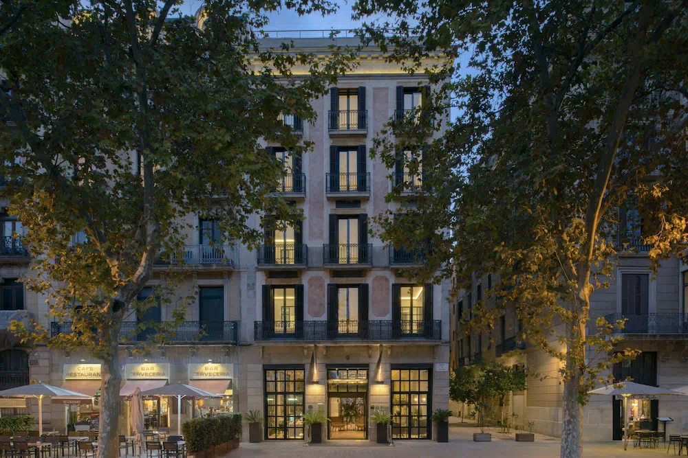Serras Barcelona in Barcelona - Guest room and accommodations