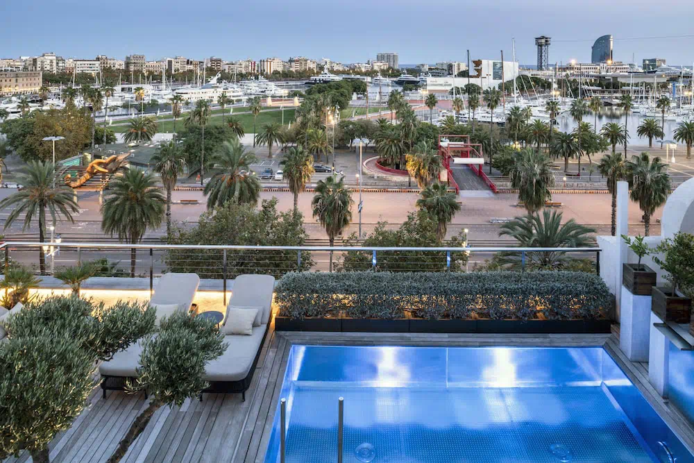Serras Barcelona in Barcelona - Property suite and interior view