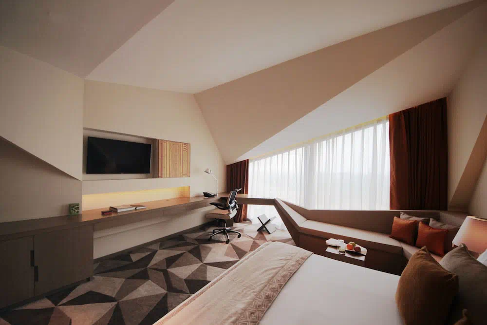 Vivanta New Delhi Dwarka - Property suite and interior view