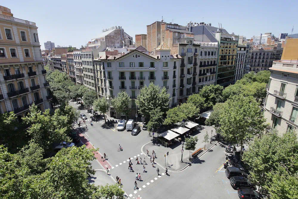 Aspasios Rambla Catalunya Suites in Barcelona - Dining area and restaurant