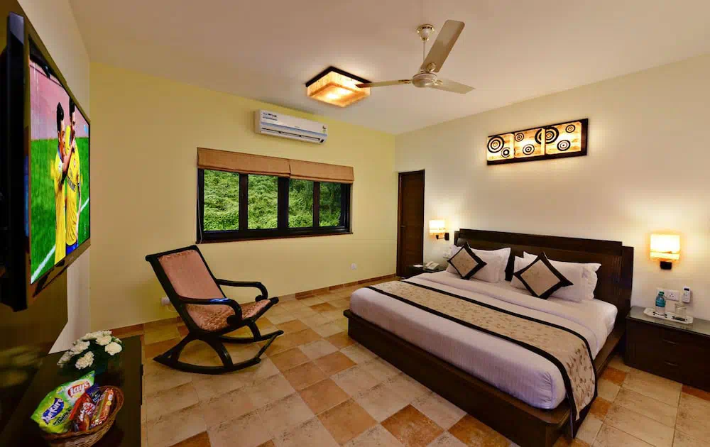 La Sunila Suites Baga By Wsi - Dining area and restaurant