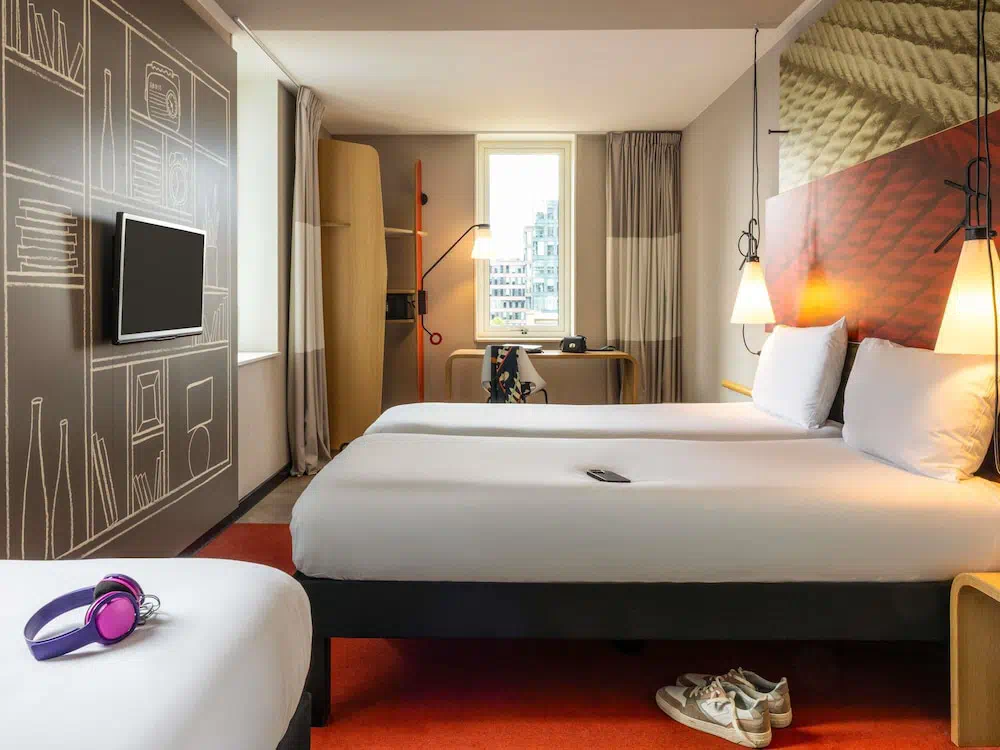 Ibis Rotterdam City Centre in Rotterdam - Property suite and interior view