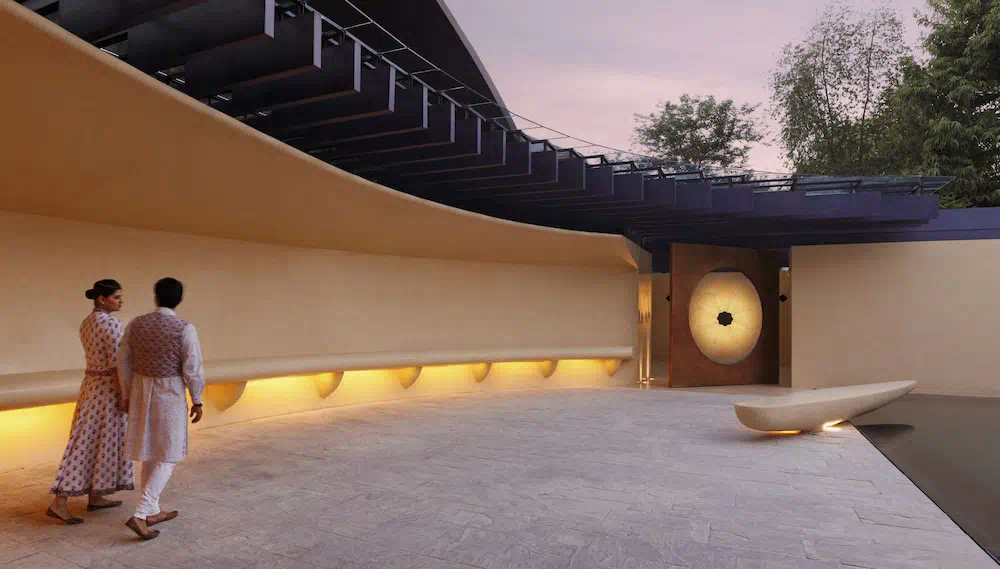 The Roseate New Delhi - Dining area and restaurant