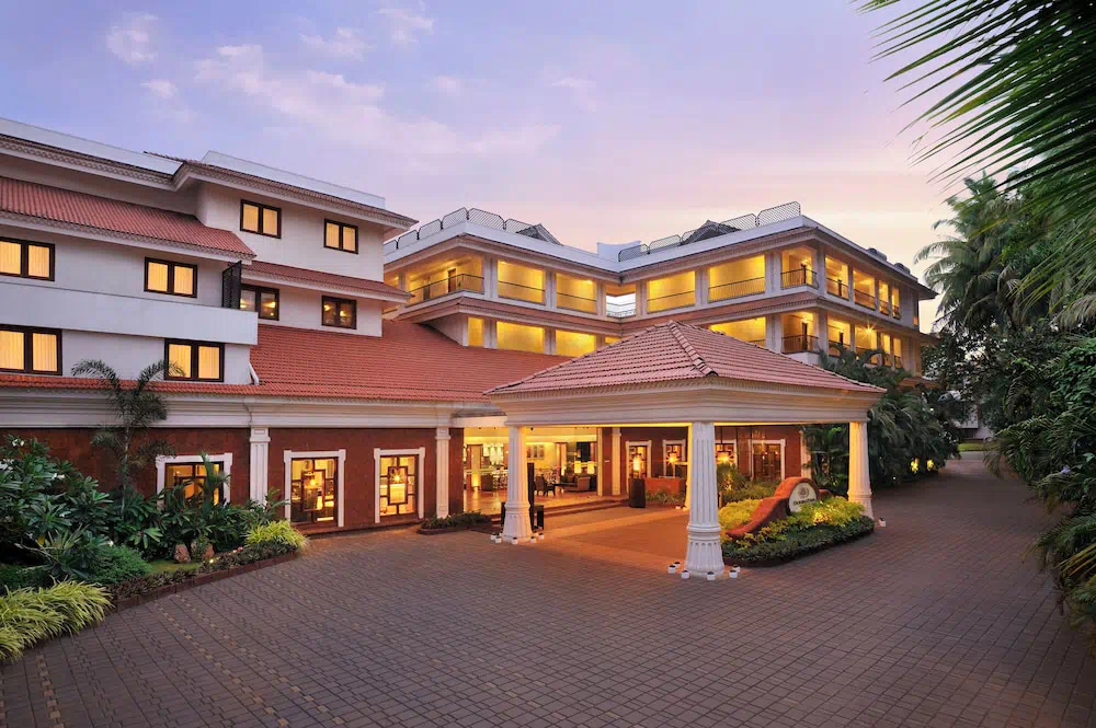 Doubletree By Hilton Hotel Goa Arpora Baga - Dining area and restaurant