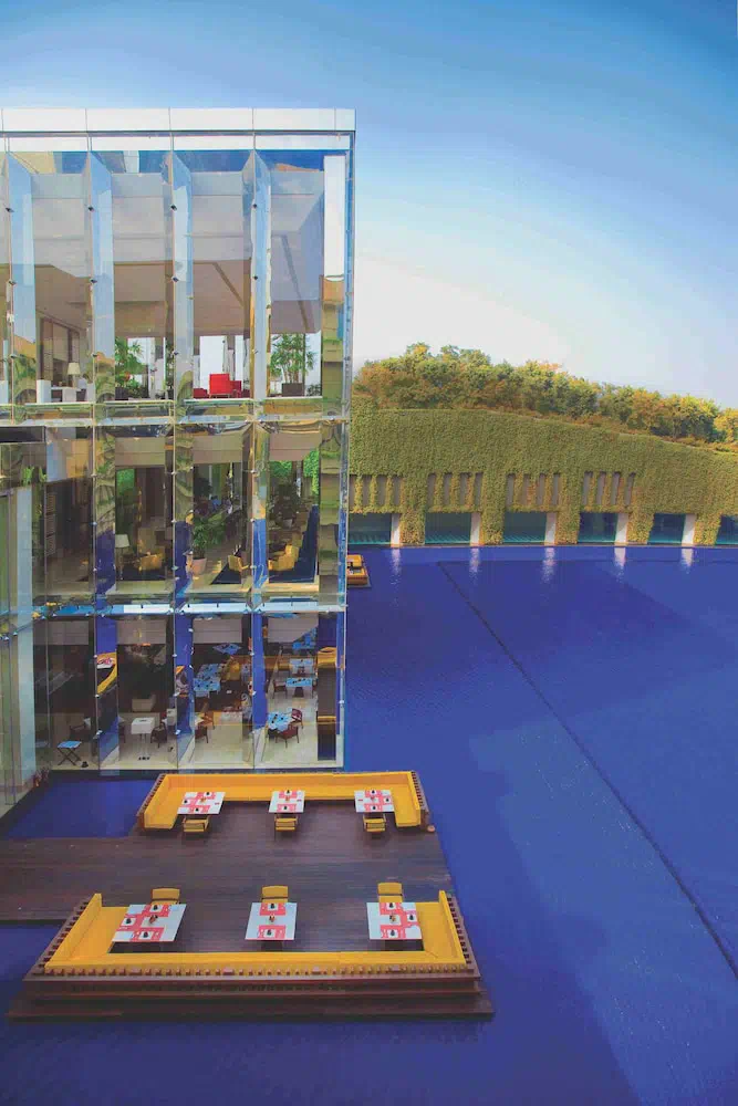 The Oberoi Gurgaon - Property suite and interior view