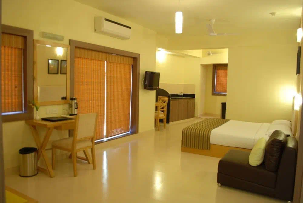 Sandalwood Hotel Retreat - Dining area and restaurant