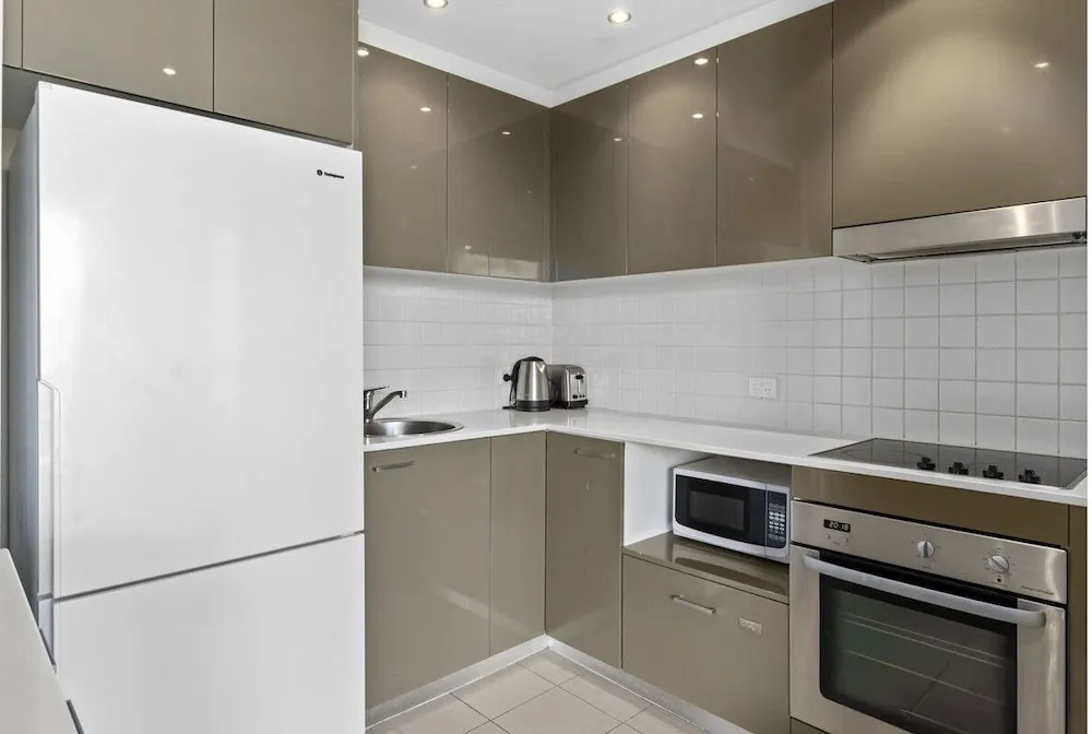 Central Lakeview Apartments - Property photo 11