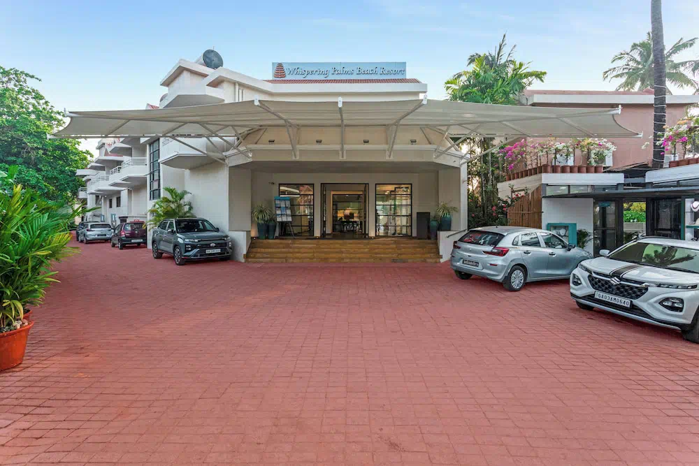 Whispering Palms Beach Resort - Exterior facade and main entrance