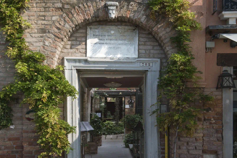 Hotel La Calcina in Venice - Guest room and accommodations
