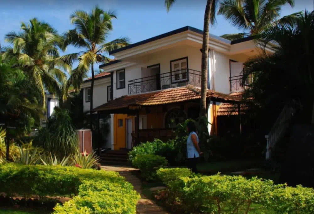 Santana Beach Resort - Property suite and interior view