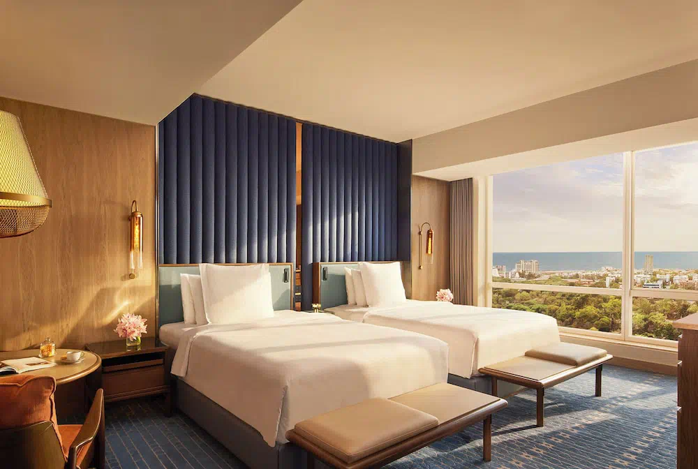 Four Seasons Hotel Mumbai - Property suite and interior view