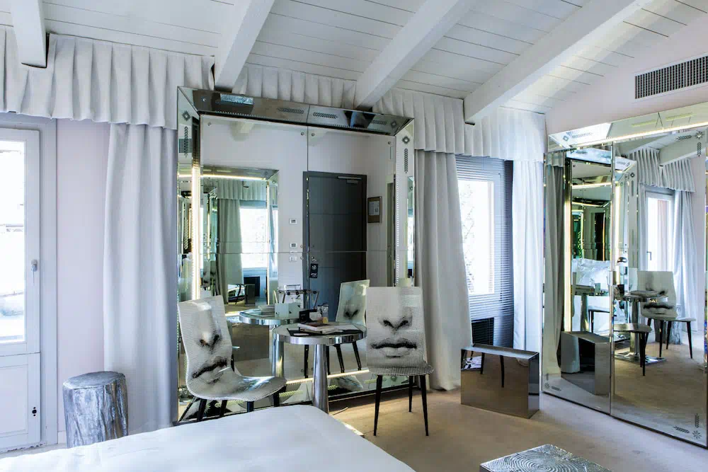 Palazzina Grassi in Venice - Property photo 16