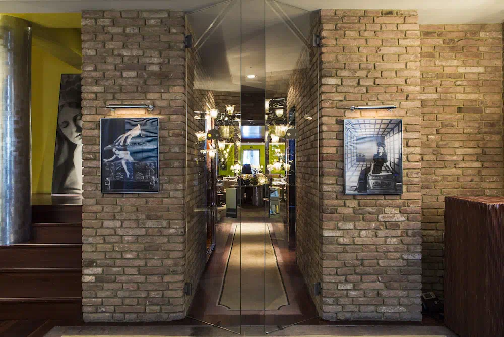 Palazzina Grassi in Venice - Property suite and interior view
