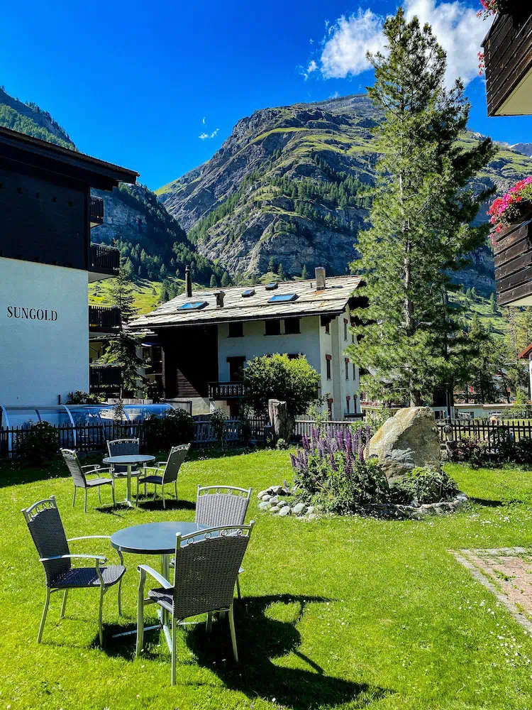 Adonis in Zermatt - Guest room and accommodations