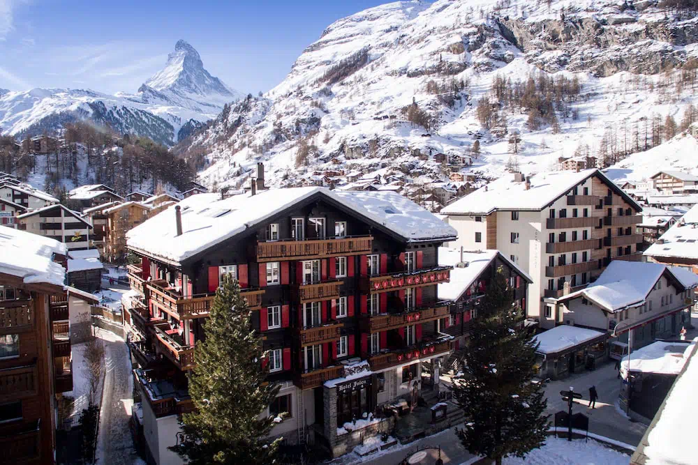 Tradition Julen Hotel in Zermatt - Property suite and interior view