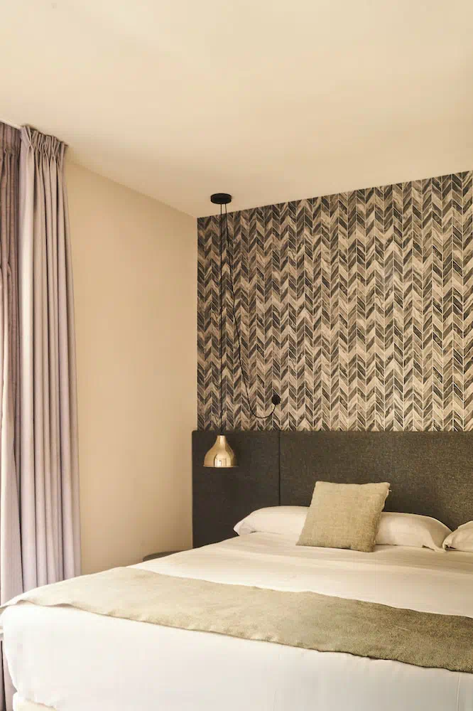 Ona Marbella Inn in Marbella - Property suite and interior view