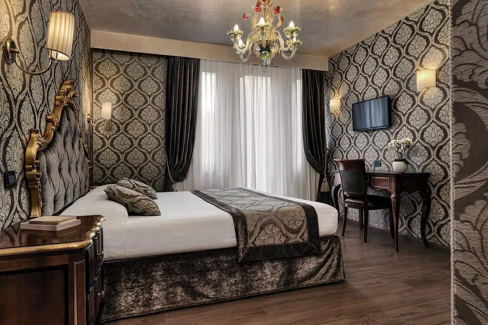 Hotel Tre Archi in Venice - Property suite and interior view
