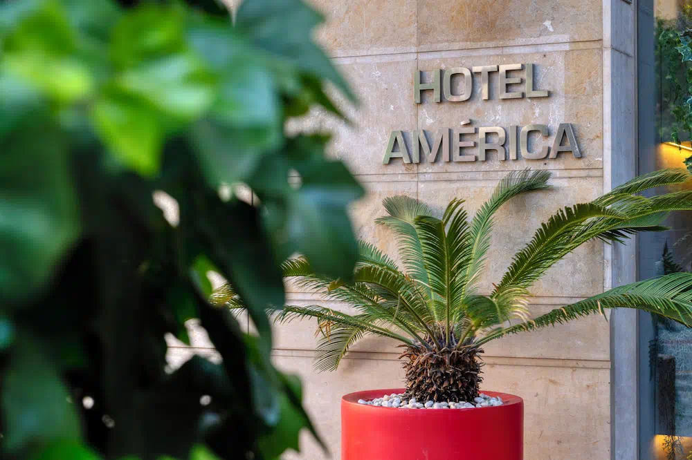 Hotel America Barcelona in Barcelona - Guest room and accommodations