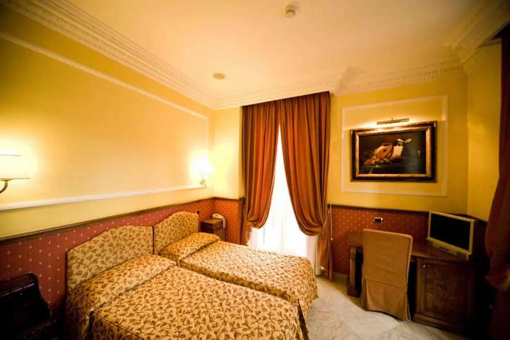 Hotel Donatello in Rome - Property suite and interior view